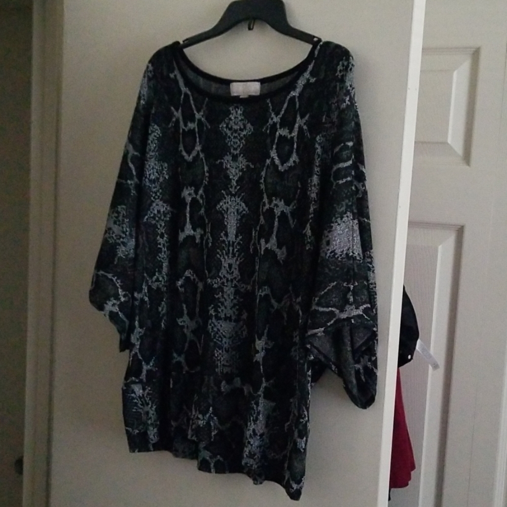 Blouse. Very pretty and elegant.
